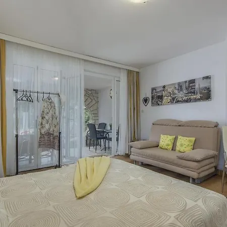 아파트 In With Terrace, Air Condition, Wifi, Washing Machine *