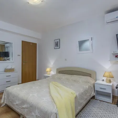 아파트 In With Terrace, Air Condition, Wifi, Washing Machine