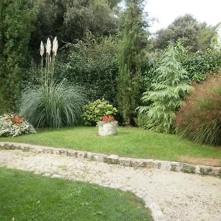 In With Terrace, Air Condition, Wifi, Washing Machine Apartment *